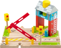 Ξύλινη σιδηροδρομική διάβαση με σηματοδότηση