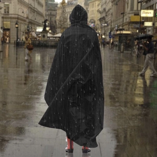 Κουβέρτα και αδιάβροχο σε ένα