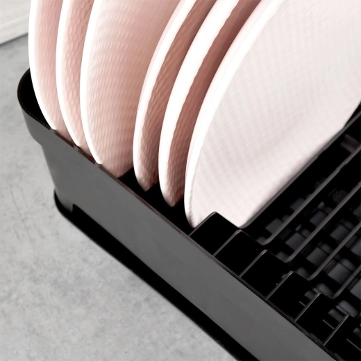 Χώρος για έως 11 πιάτα και θέση για κούπες