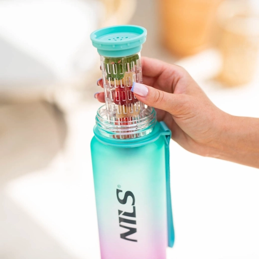 Δροσιστικό νερό χάρη στον αφαιρούμενο infuser