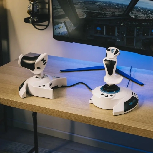 Ρύθμισε την αντίσταση του joystick και την εργονομία