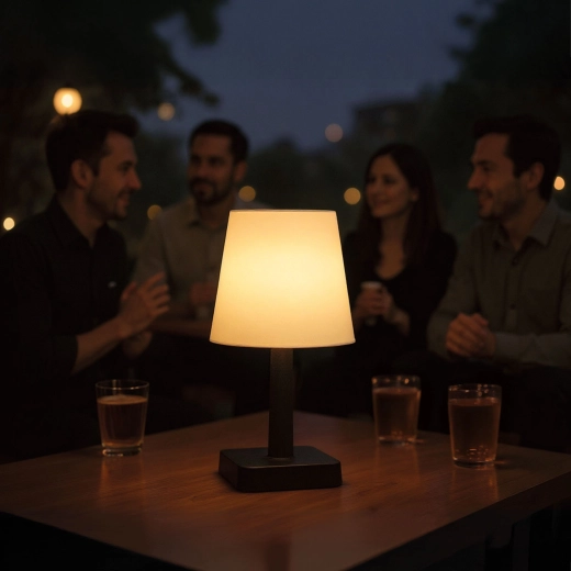 Ζεστό φως για βραδινή ατμόσφαιρα