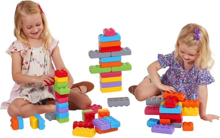 Δημιουργικές κατασκευές σε ζωηρά χρώματα