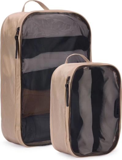 Σετ Thule packing cubes (1× μεσαίο + 1× μικρό) σε απαλό μπεζ
