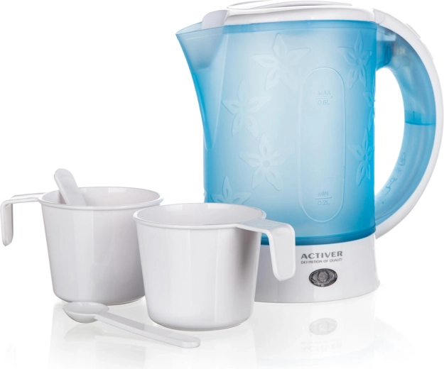 Ταξιδιωτικός ηλεκτρικός βραστήρας 0,6 l με φλιτζάνια και κουταλάκια