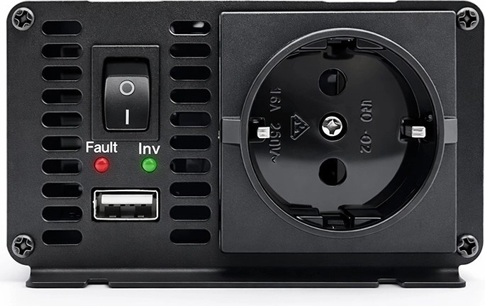 Άνετη σύνδεση: πρίζα Schuko και USB