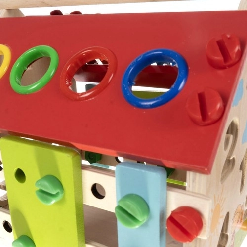 DIY συναρμολόγηση με βιδάκια και εργαλεία στη συσκευασία