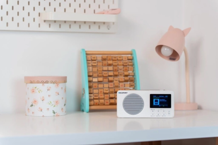 Έγχρωμη οθόνη και Bluetooth