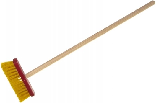 Teddies κόκκινη παιδική σκούπα με ξύλινη λαβή