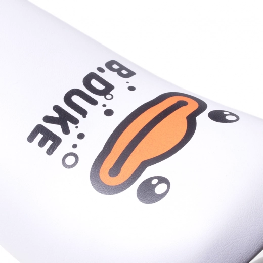 Μαλακό κάθισμα και αντιολισθητικές λαβές