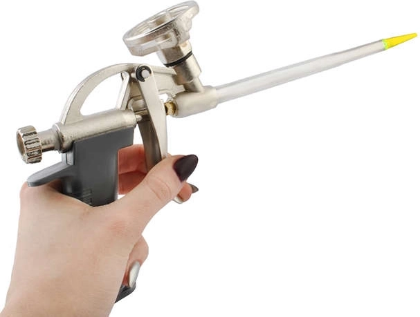 Εργονομική λαβή και μακριά κάνουλα