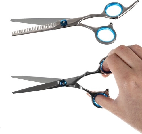 Δύο ζευγάρια ψαλιδιών για ακριβές κούρεμα και αραίωση