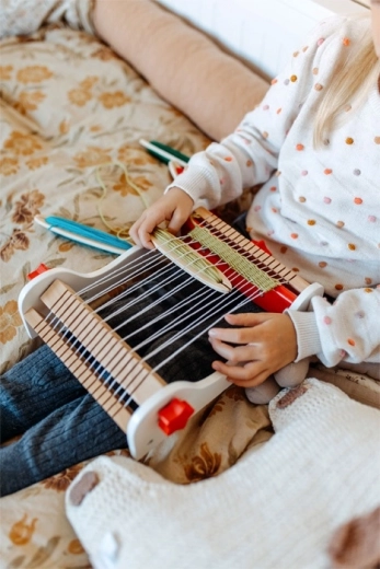 Μεγάλο κουμπί τεντώματος για παιδικά χέρια