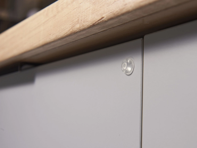 Εύκολη αυτοκόλλητη εγκατάσταση