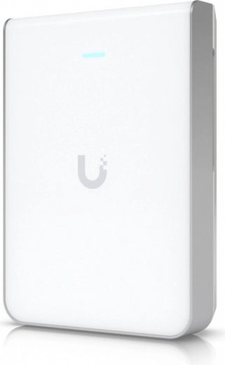 Uplink 2,5GbE και τροφοδοσία PoE