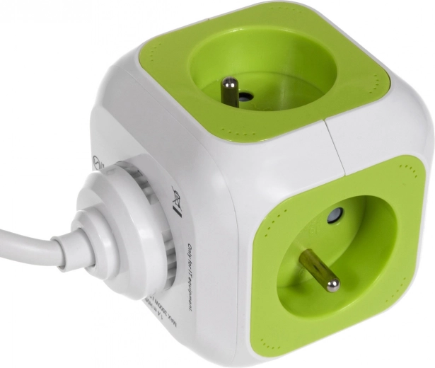 Τέσσερις γειωμένες πρίζες σε συμπαγή κύβο