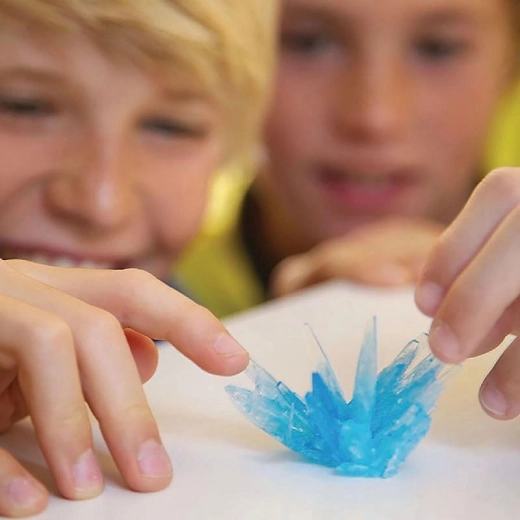 Λαμπεροί κρύσταλλοι στο άμεσο κοντινό σου