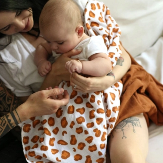 Γενναιόδωρη διάσταση 120 × 120 cm για πολυχρηστική χρήση