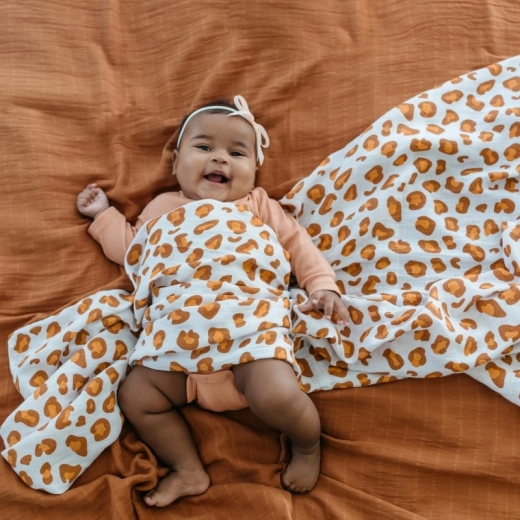 Στιλάτο μοτίβο λευκό λεοπάρ