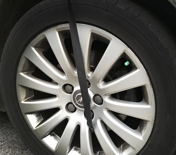 Σταθερή και γρήγορη στερέωση με ιμάντες και γάντζους