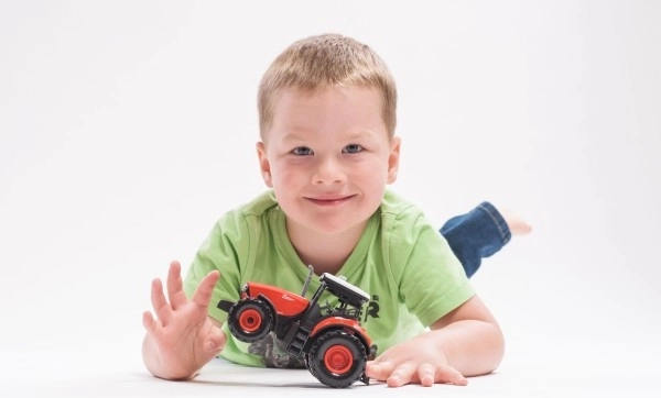 Χαρά στο παιχνίδι αμέσως μετά το ξεπακετάρισμα