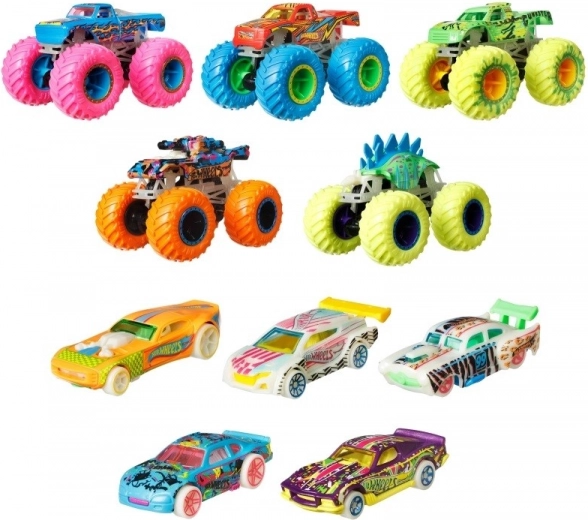 10 οχήματα: 5 monster trucks και 5 αμαξάκια
